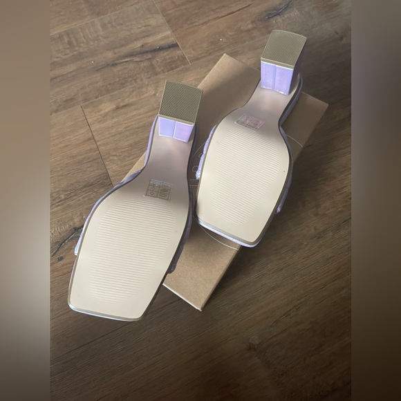 URBAN OUTFITTERS-NWT/Box Women's Quilted Lavender Sandals - Picture 6 of 16